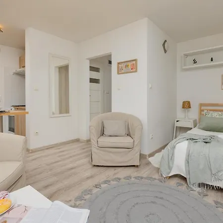 Apartament Light With Balcony By Renters *