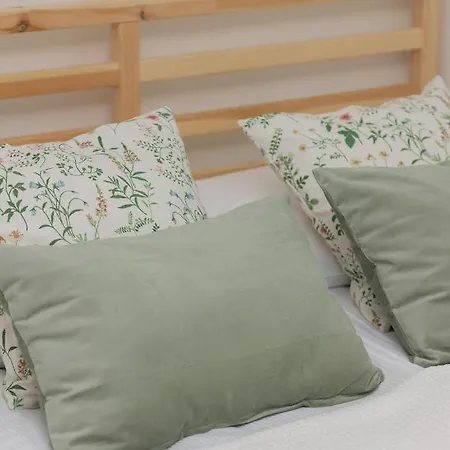 Light With Balcony By Renters Apartament